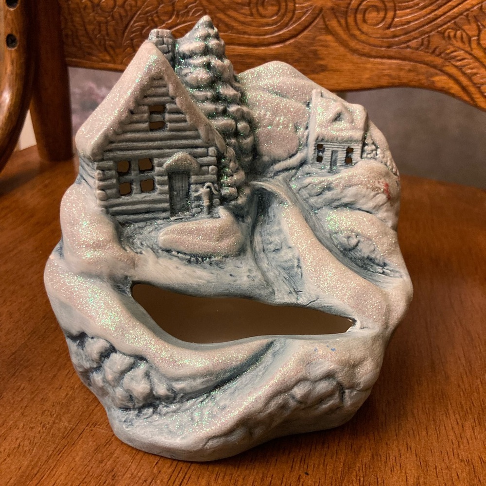 Vintage Snowy Blue Cabin in Winter - Sparkles! - 1994 Tampa Bay Mold - Picture 1 of 8